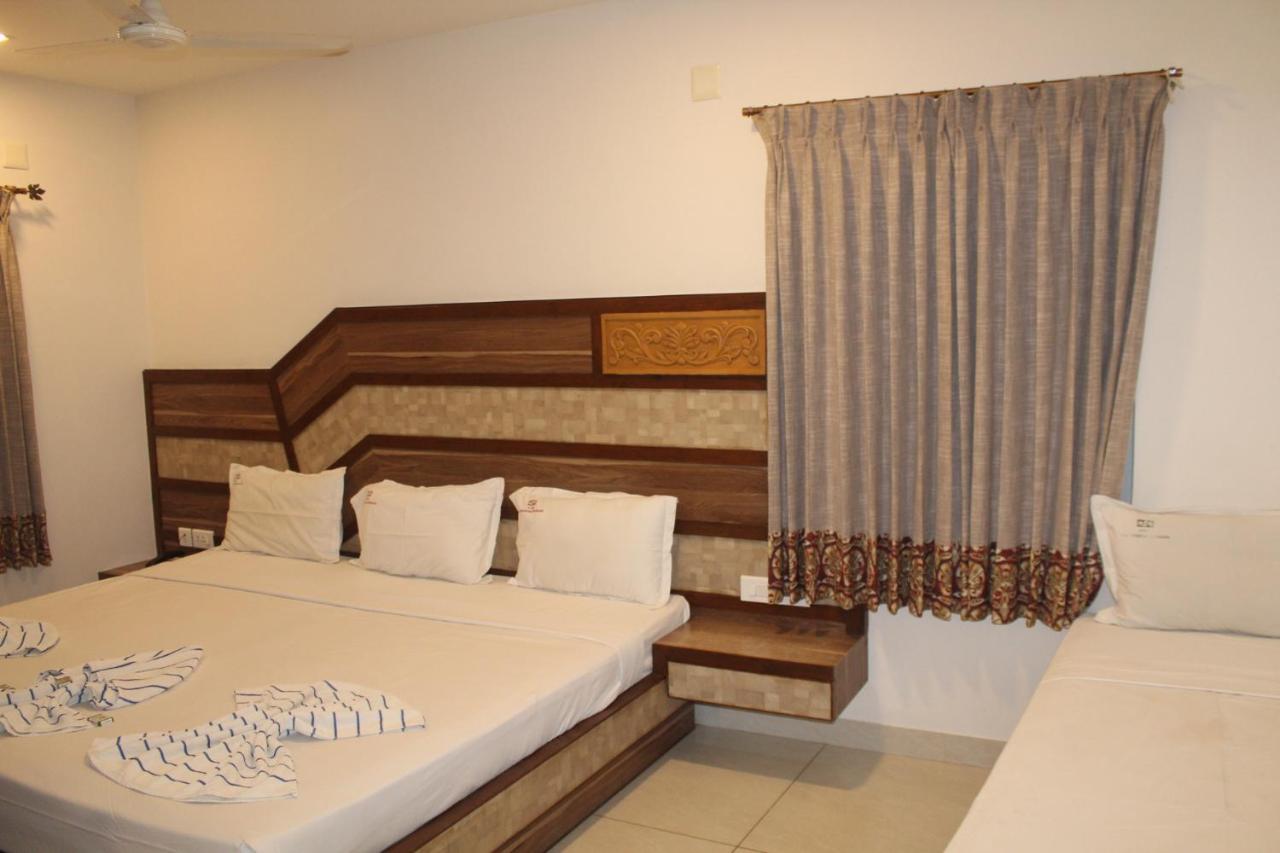 Annai In Saravana Bhavan Fine Stay And Restaurant Velankanni Exterior foto